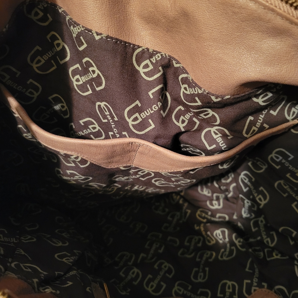 Beautiful Bulga Leather Bag - Picture 4 of 14